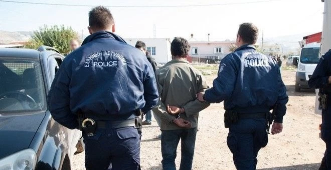 Κρήτη: Προσαγωγές Ρομά που πυροβολούσαν δίπλα στο Αστυνομικό Μέγαρο στο Ηράκλειο